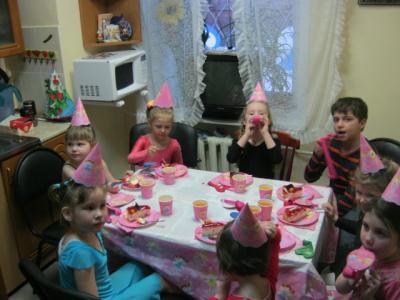 У Кнопки -День Рождения